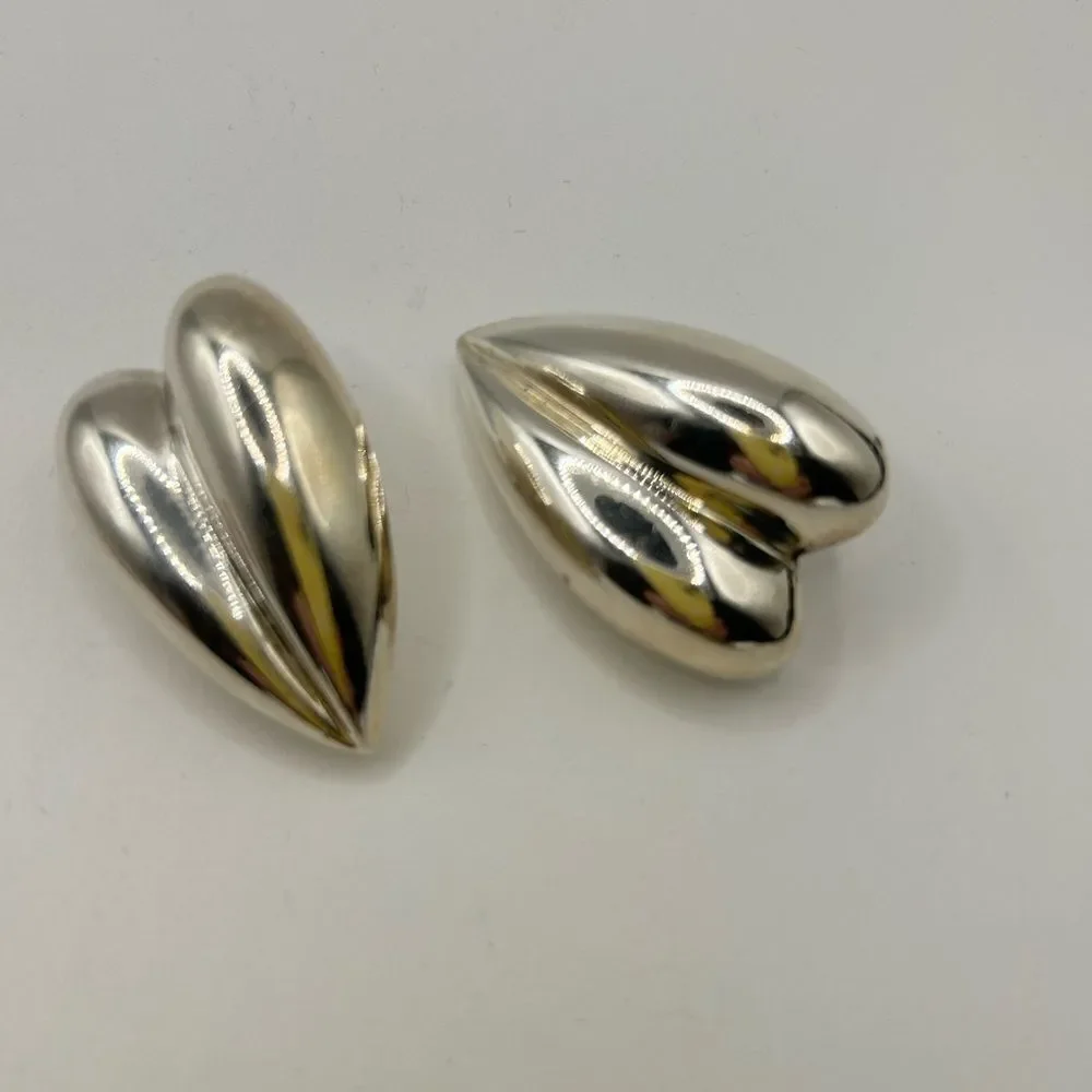 Bayanihan LTD Vintage Chunky Sterling Silver 925 Puffy Heart Pierced Earrings